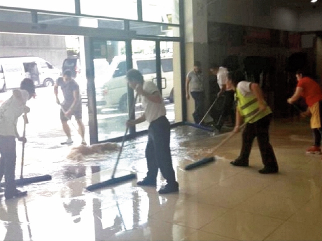 Problemas en distintos servicios del aeropuerto generan incomodidad de los visitantes. (Foto Prensa Libre: Hemeroteca PL)