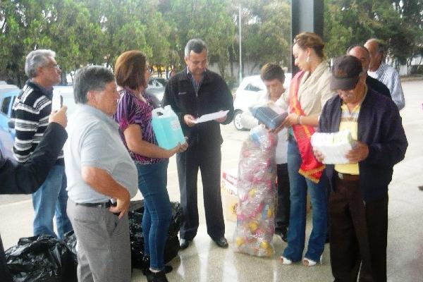 Integrantes de asociación  se presentaron al nosocomio de San Marcos para dejar la donación.