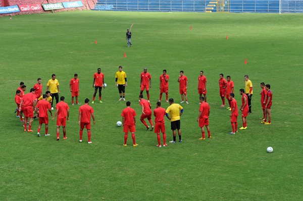 Municipal se entrenó en el estadio Manuel F Carrera en horas de la mañana. (Foto Prensa Libre: Óscar Felipe)