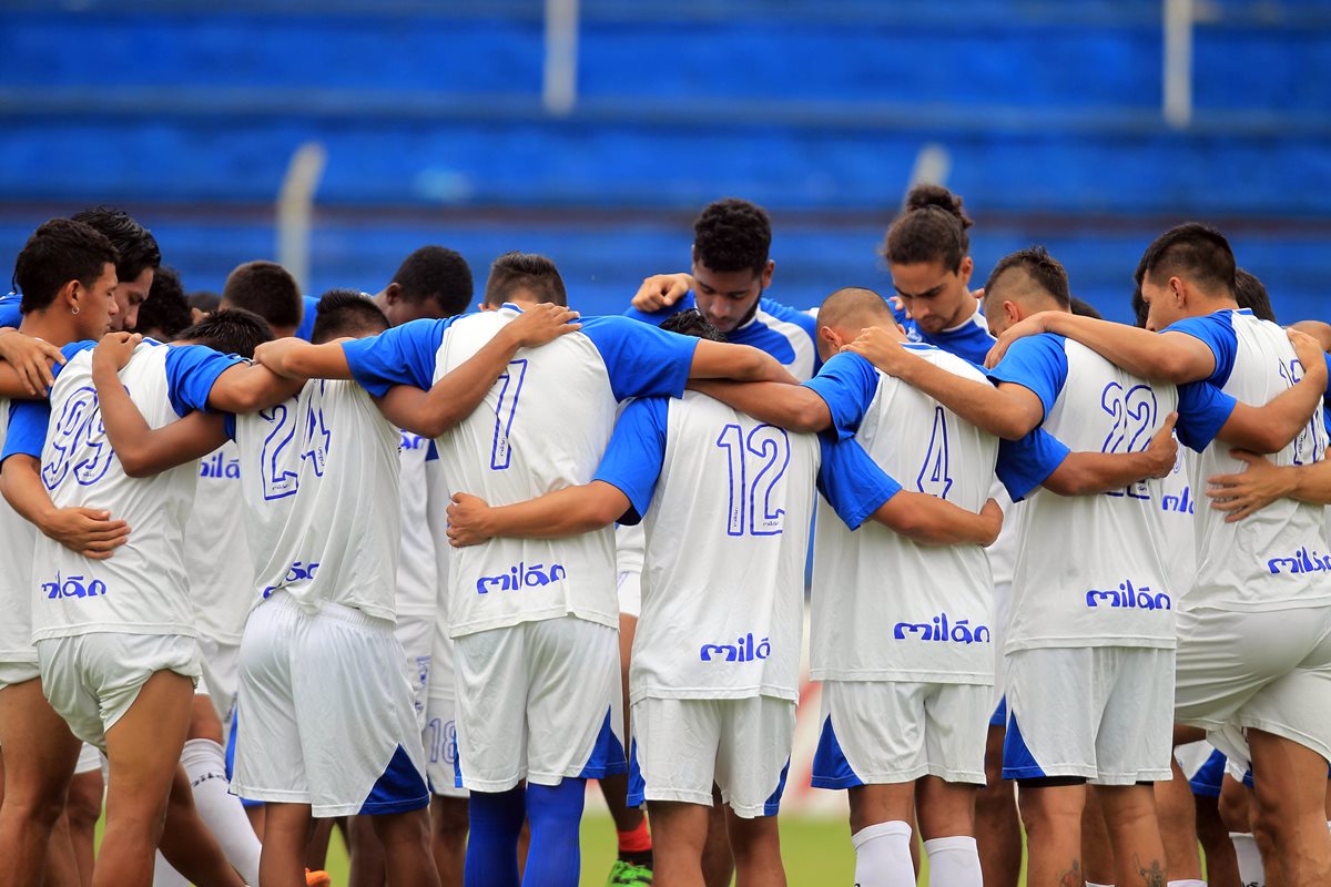 Los jugadores de Suchitepéquez sueñan con darle una alegría a su gente. (Foto Prensa Libre: Carlos Vicente)