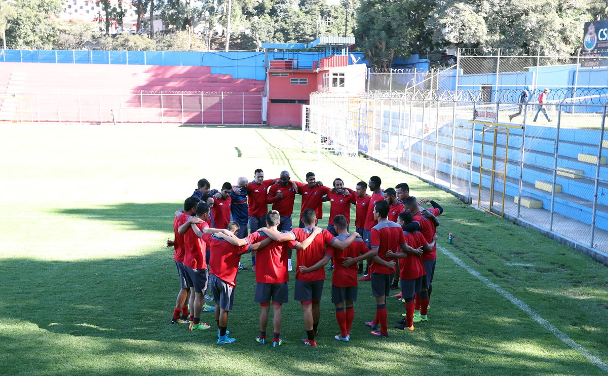 El plantel de Municipal está ilusionado con dar el primer golpe en condición de local, ante Petapa. (Foto Prensa Libre: Francisco Sánchez)