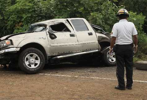 Fabián Guerrero murió en el vehículo en que viajaba, en la autopista de Palín, Escuintla.