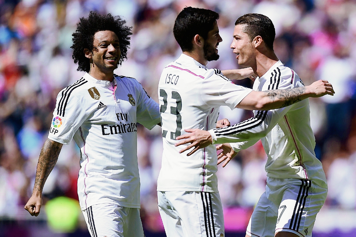 Cristiano Ronaldo (R), DEL REAL MADRID, celebra el gol que marcó al Eibar, en la jornada del sábado. (Foto Prensa Libre: AFP)