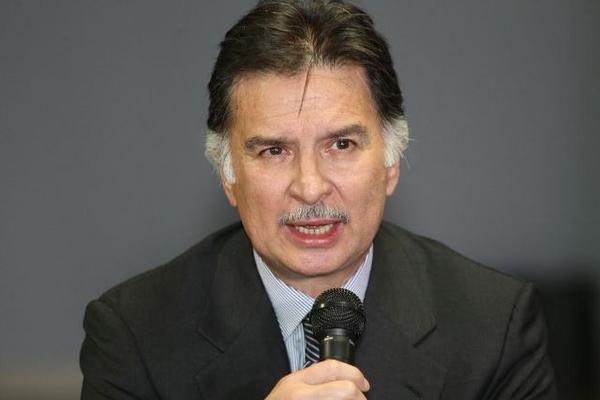 El expresidente Alfonso Portillo habla a la Prensa luego de regresar de EE. UU. (Foto Prensa Libre: Esbin García)