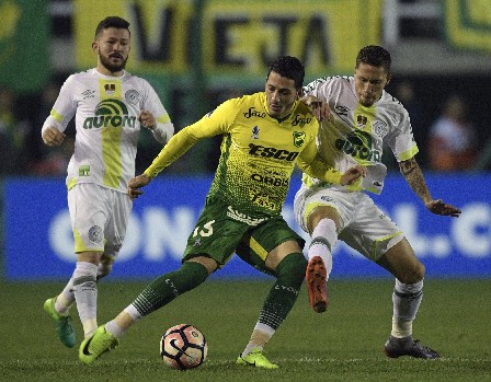 Con un gol de Nicolás Stefanelli, el Defensa y Justicia venció al Chapecoense. (Foto Prensa Libre: AFP)