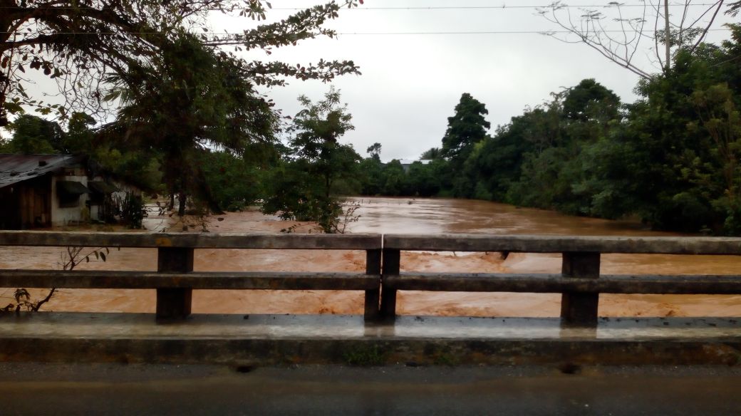 El río Creek Negro se encuentra arriba de su nivel normal y presenta riesgo que sobrepase la ruta al atlántico en el kilómetro 260, Champona, Morales.