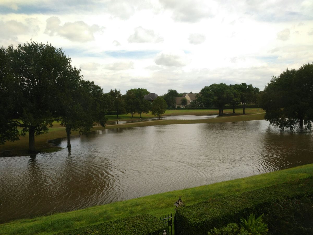 Unos 200 guatemaltecos se han visto afectados por el paso del huracán Harvey en Houston. (Foto Prensa Libre: Susana Oxlaj)