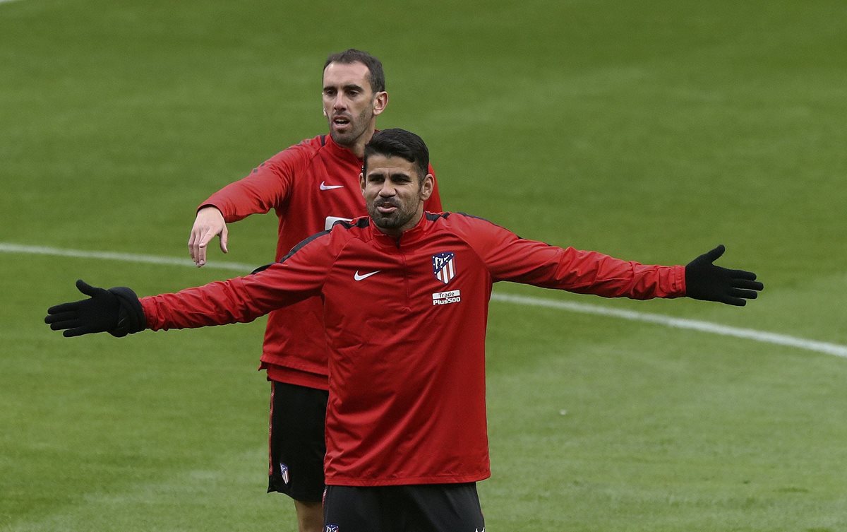 El delantero Diego Costa se ejercitó ya con el Atlético de Madrid. (Foto Prensa Libre: EFE)