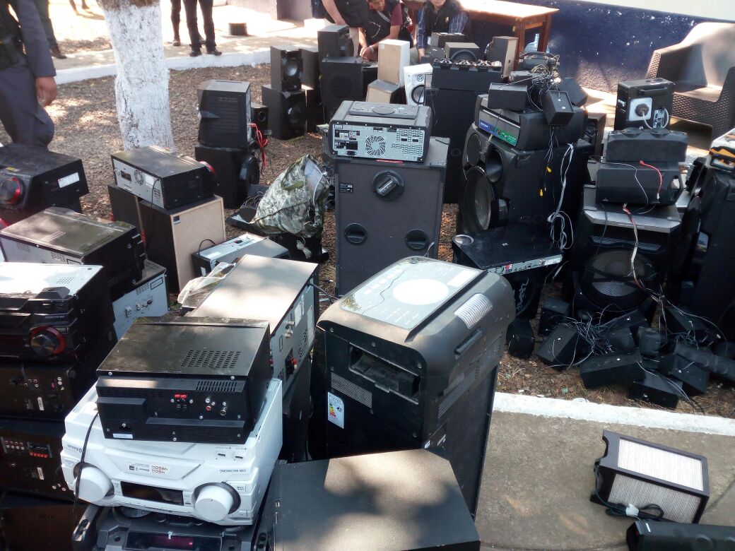 Equipos de sonido, ventiladores, refrigeradores y otros artículos, fueron encontrados en la prisión de Canadá. (Foto Prensa Libre: PNC)