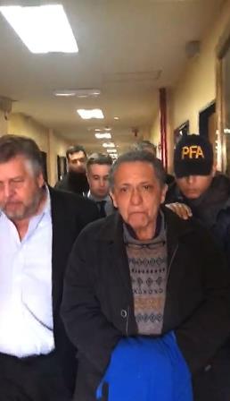 Óscar Centeno (d), chofer se encuentra en el centro del escándalo de corrupción. (AFP).