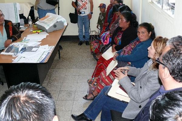 Madres guÍas de programa   son acusadas de haber agredido   a personal del Mides.