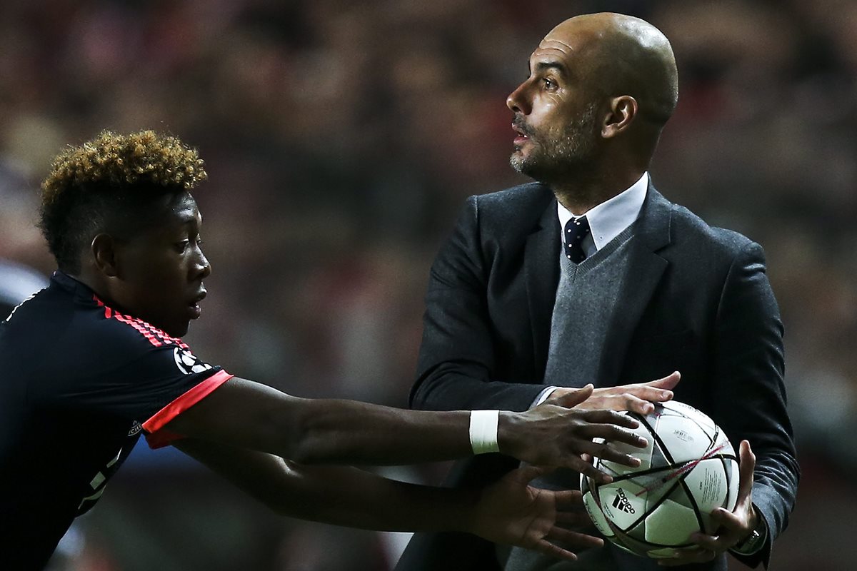 El técnico español Pep Guardiola elogió al técnico del Atlético de Madrid y a su afición. (Foto Prensa Libre: AFP)