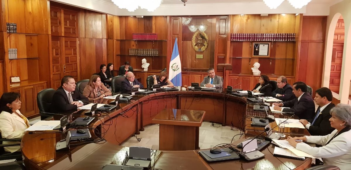 Un pleno de la Corte Suprema de Justicia incompleta y con una única nominación, no logró elegir a un nuevo presidente del Organismo Judicial. (Foto Prensa Libre: OJ)