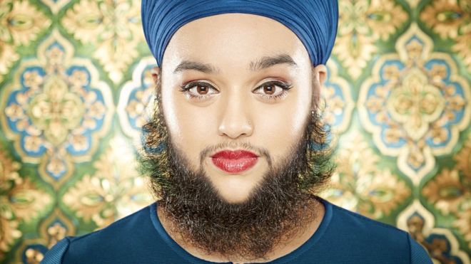 Fue cuando fue bautizada como sij, a los 16 años, cuando Harnaan Kaur empezó a dejarse crecer la barba. PAUL MICHAEL HUGHES/GUINNESS WOR