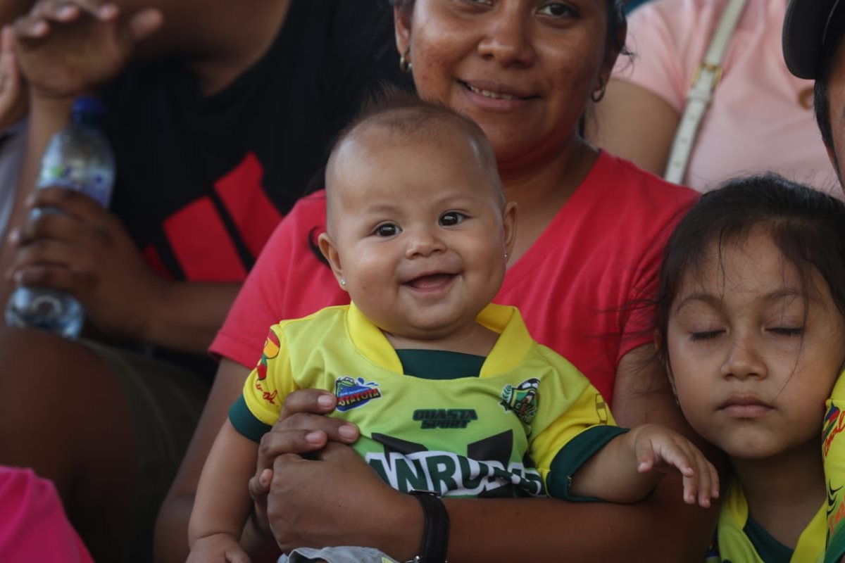 Una sonrisa para la foto.  (Foto Prensa Libre: Francisco Sánchez)