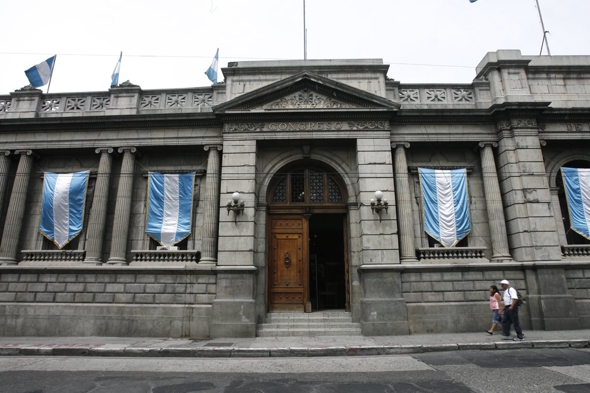 El Congreso conocerá este jueves el informe presidencial. (Foto Prensa Libre: Hemeroteca PL)