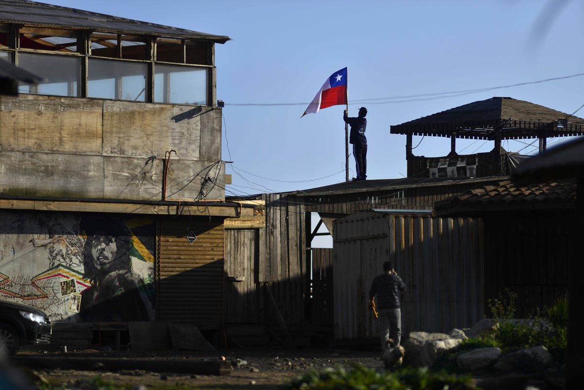 <em>Chile, un país con una loca geografía y una población acostumbrada a volver a levantarse. (Foto Prensa Libre: AP).</em>