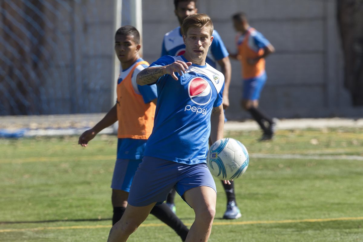 Federico Gallego asegura que trabaja para que lleguen pronto los resultados positivos para Comunicaciones. (Foto Prensa Libre: Norvin Mendoza).