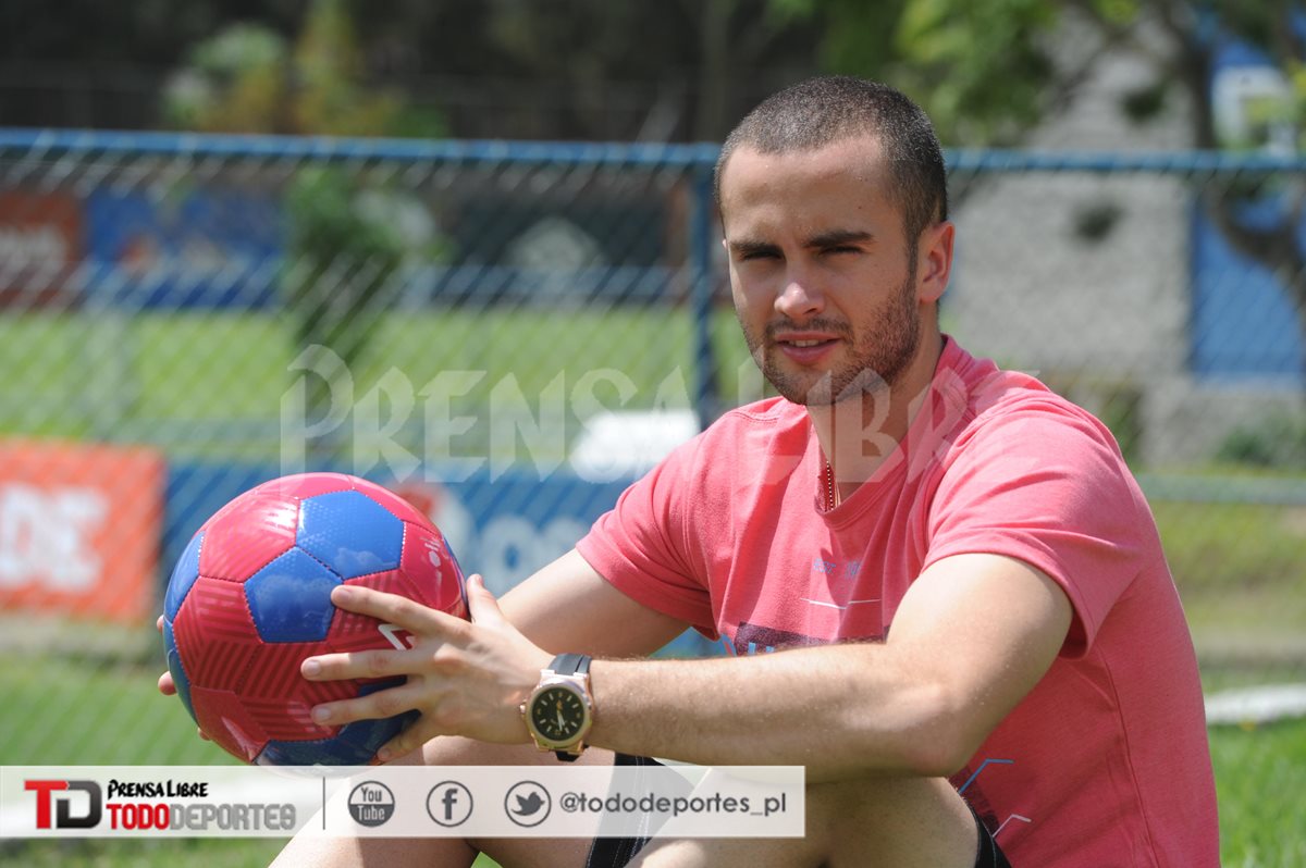 Javier del Águila se impuso en la votaciones del Gol Histórico de la Copa Oro. (Foto Prensa Libre: Óscar Felipe)