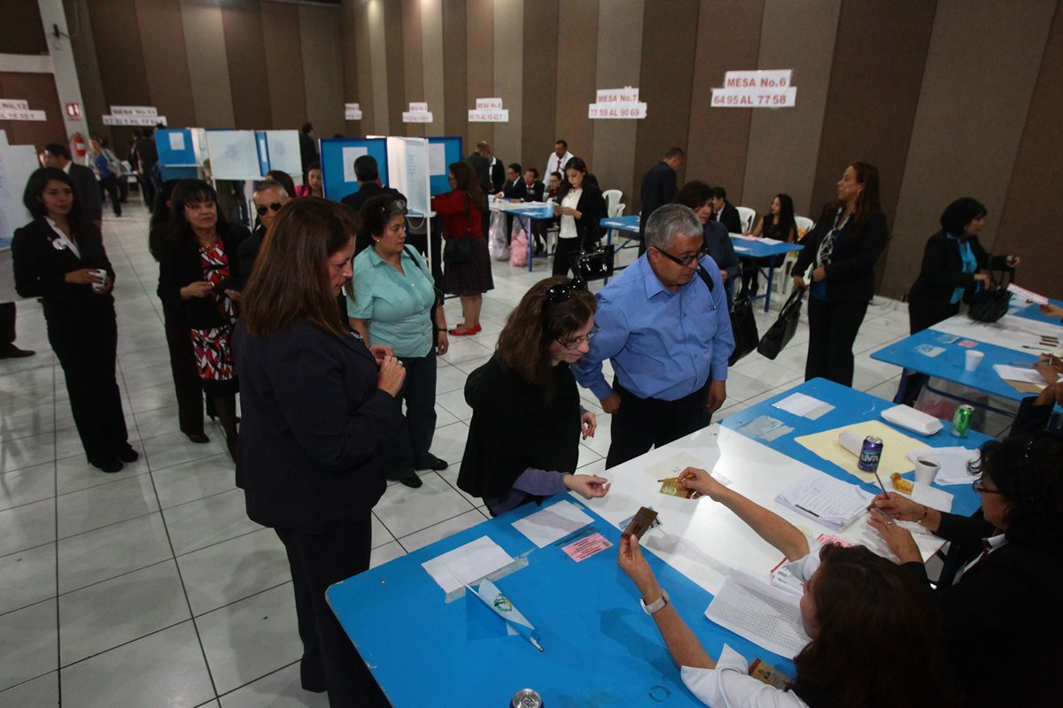 Los egresados de la Facultad de Derecho de la Usac elegirán este viernes al Decano de dicha unidad académica de entre siete aspirantes. (Foto Prensa Libre: Hemeroteca PL)