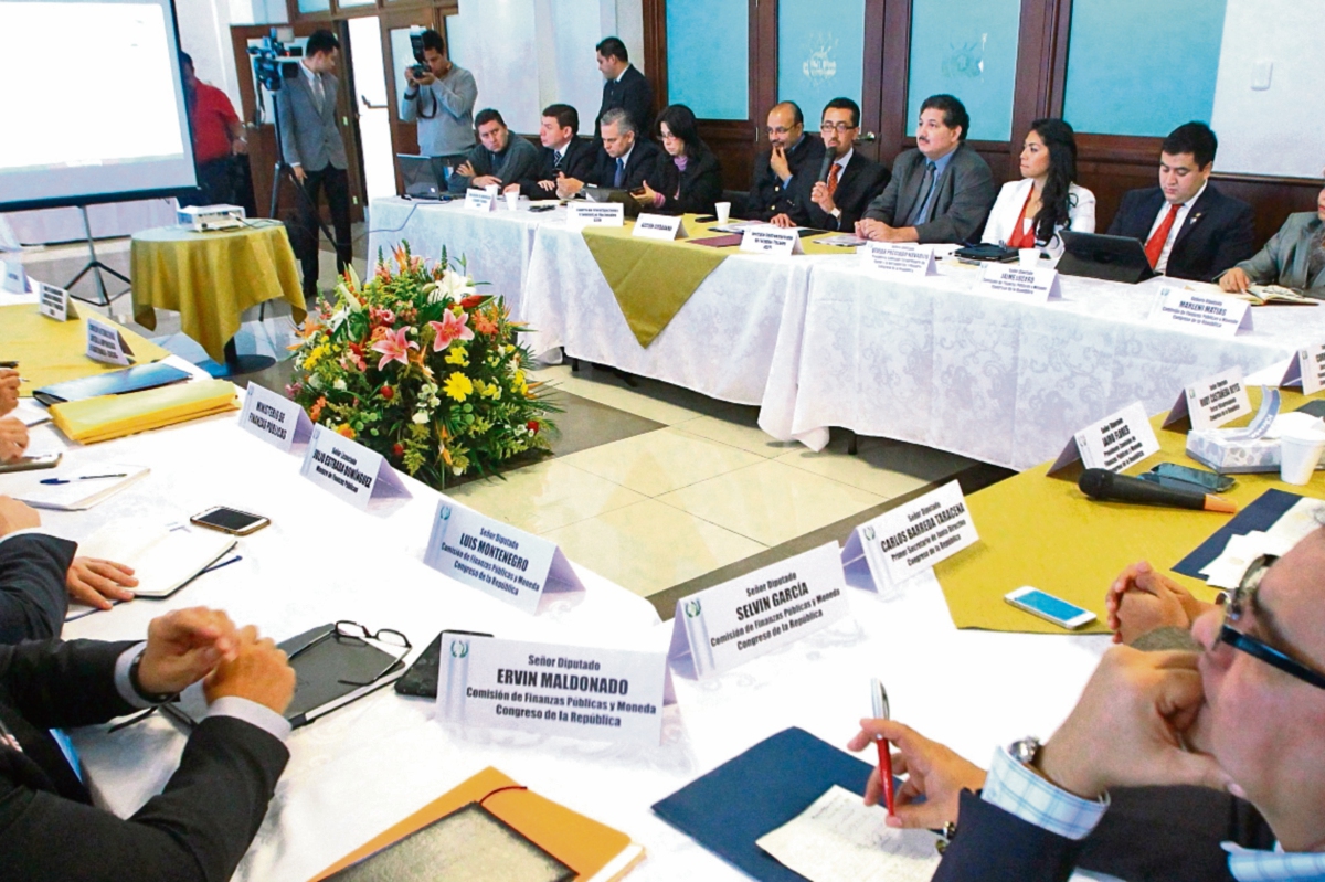 Los resultados de los acuerdos para reformar Ley Orgánica de la SAT se conocerían en tres semanas. (Foto Prensa Libre: Álvaro Interiano)