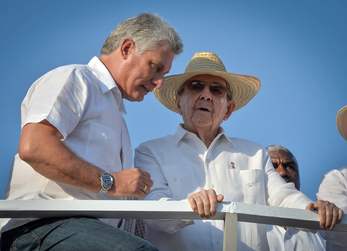 Raúl Castro deja la Presidencia pero se mantendrá al frente del poderoso Partido Comunista de Cuba hasta el 2021. (Foto Prensa LIbre: AFP)