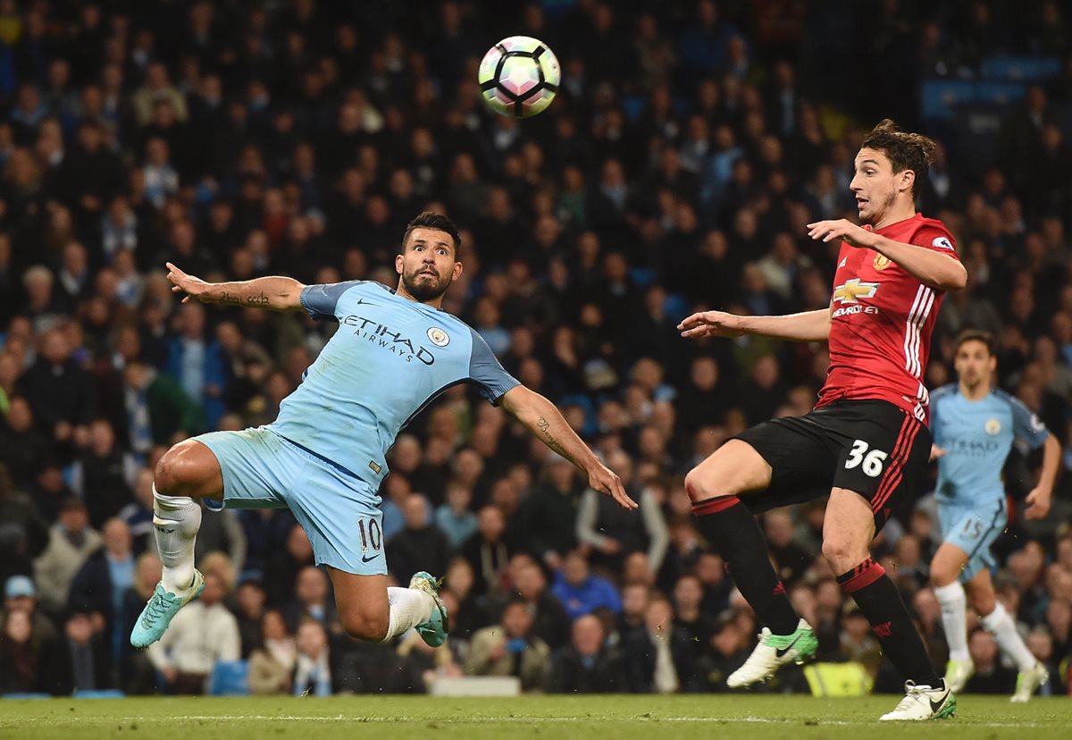 El Mánchester City empató sin goles con el Mánchester United en un partido atrasado de la fecha 28 de la Liga Premier. (Foto Prensa Libre:AFP)