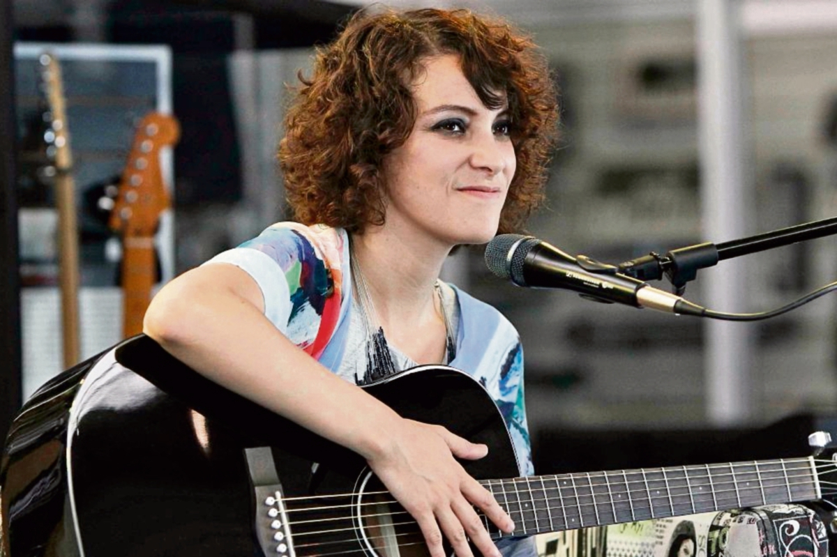 La cantante guatemalteca Gaby Moreno, ganadora de un Latin Grammy en 2013, estará en festival que celebra la herencia hispana. (Foto Prensa Libre: EFE).