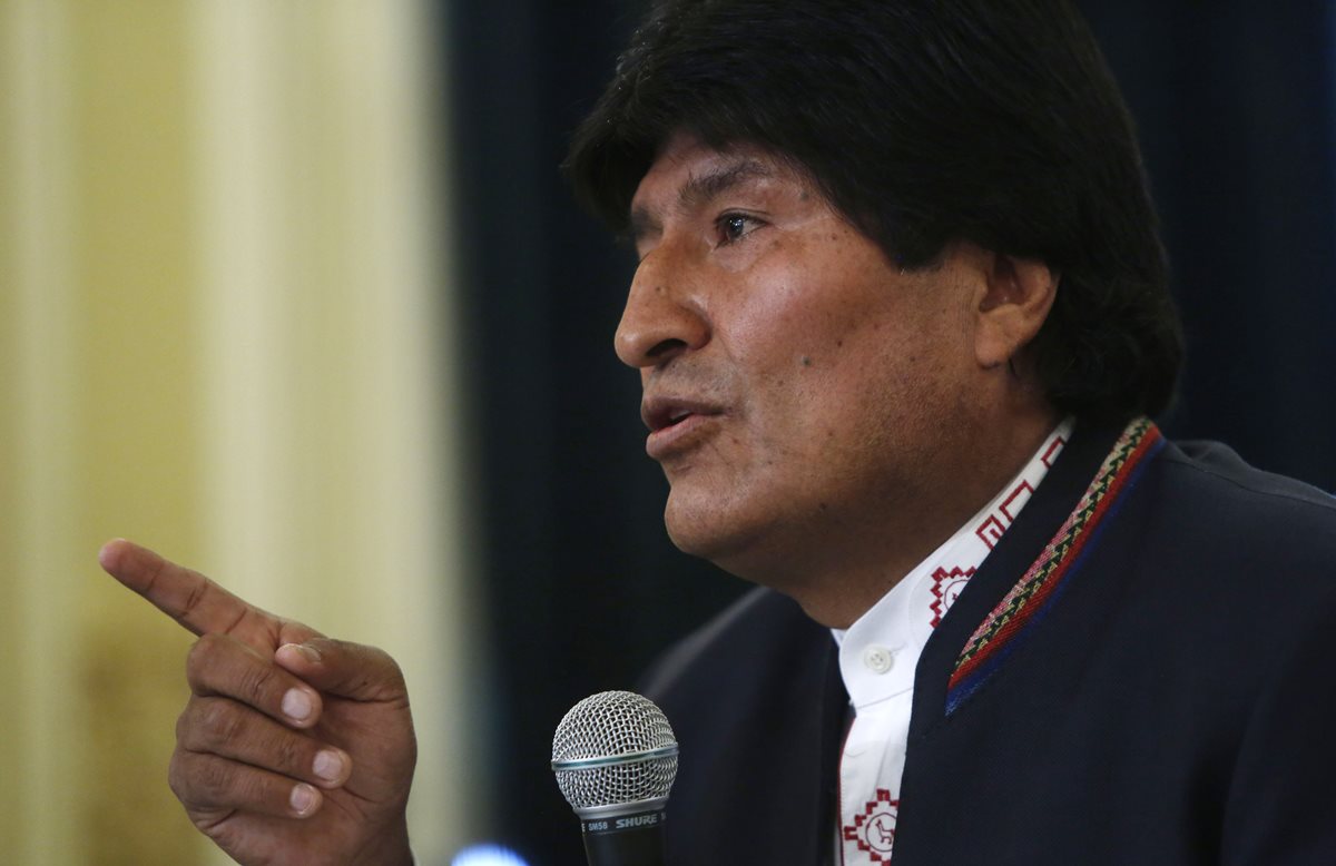 Evo Morales, presidente de Bolivia, buscar controlar las redes sociales luego de su derrota política. (Foto Prensa Libre: AP).