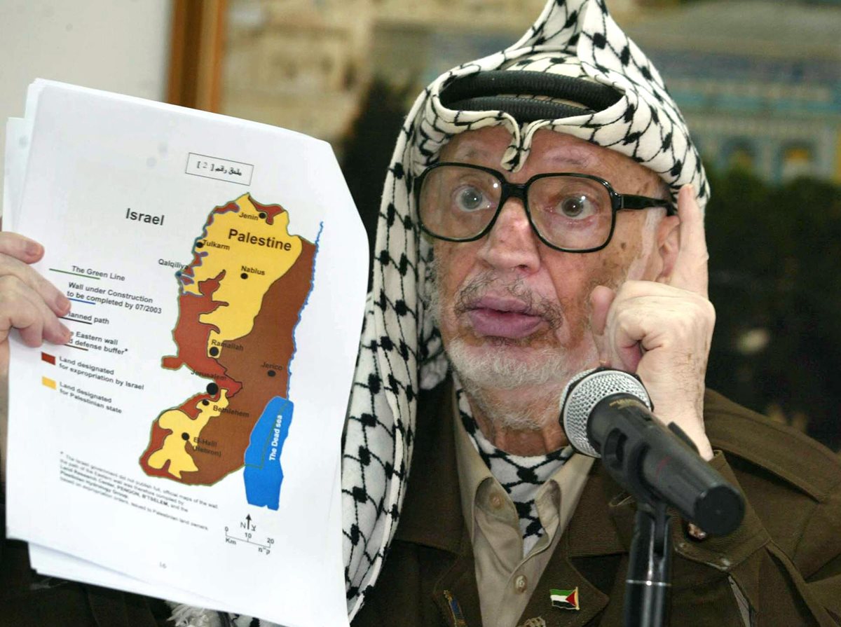 <em>Yaser Arafat falleció el 11 de noviembre del 2004 a los 75 años . (Foto Prensa Libre: AFP).</em>