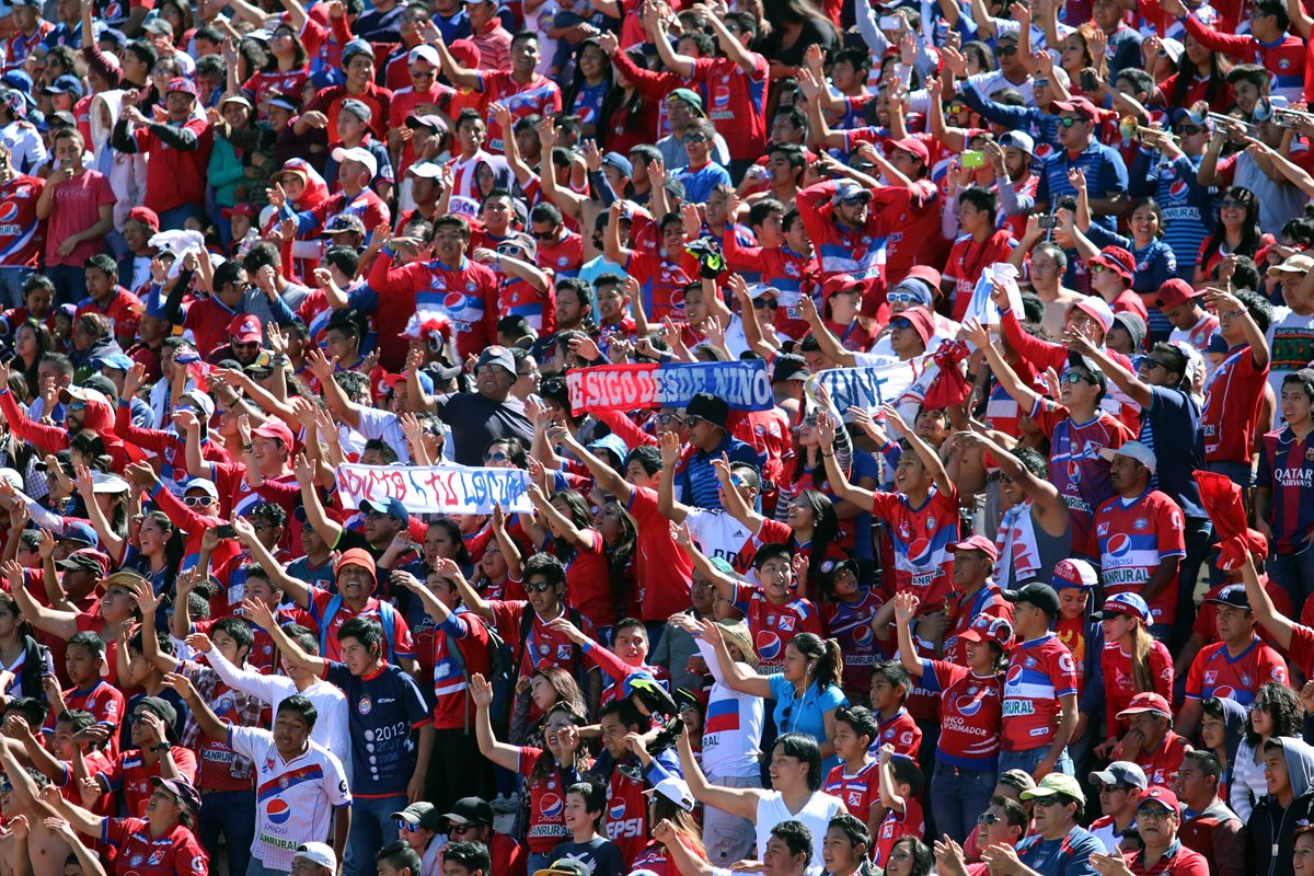 La afición de Xelajú casi llenó los graderíos del estadio Mario Camposeco. (Foto Prensa Libre: Carlos Ventura.)