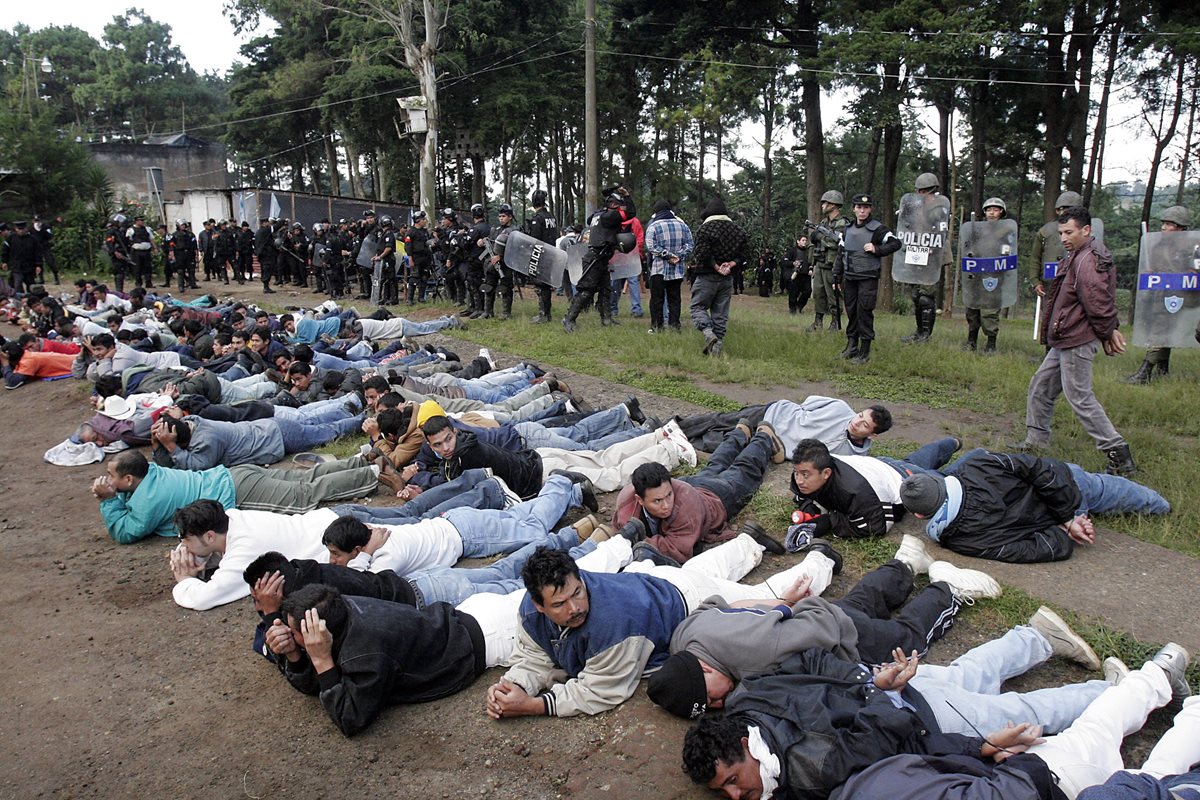 Sugerencia de ley busca emitir libertad temporal a detenidos por delitos menores y vulnerables al covid19. (Foto Prensa Libre: Hemeroteca PL)