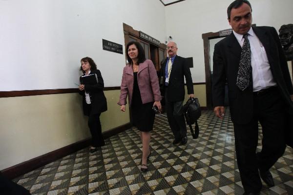 La ministra de Educación, Cynthia del Águila, podría comenzar hoy su interpelación.