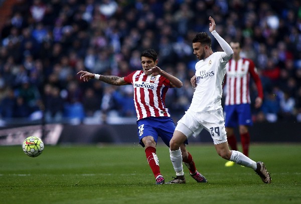 El delantero Borja Mayoral fue uno de los pocos jugadores que lució en el Derby, por el Real Madrid. (Foto Prensa Libre: AP)