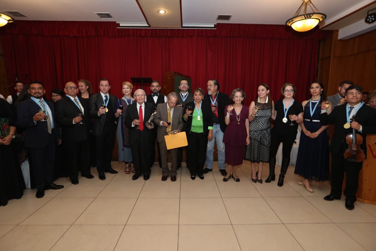 Ganadores del premio Artista del Año 2018. (Foto Prensa Libre: Esbin García)