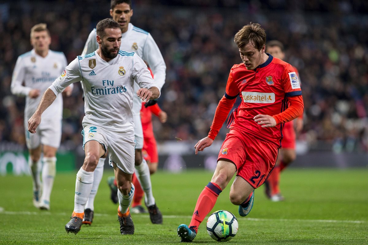 Dani Carvajal es determinante para Zinedine Zidane en la defensa del Real Madrid. Ayer, estuvo presente en el juego contra la Real Sociedad. (Foto Prensa Libre: EFE)