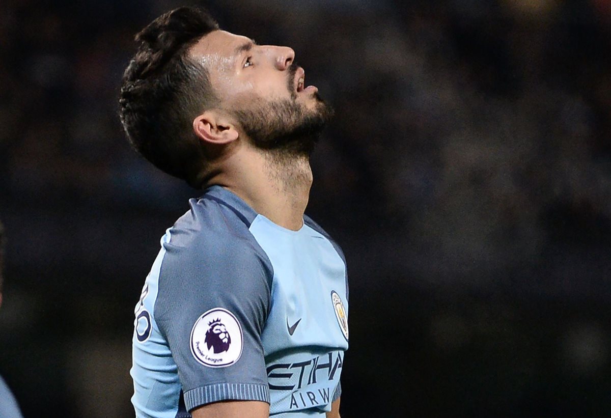 Sergio Agüero es uno de los delanteros más codiciados en Europa. (Foto Prensa Libre: AFP)