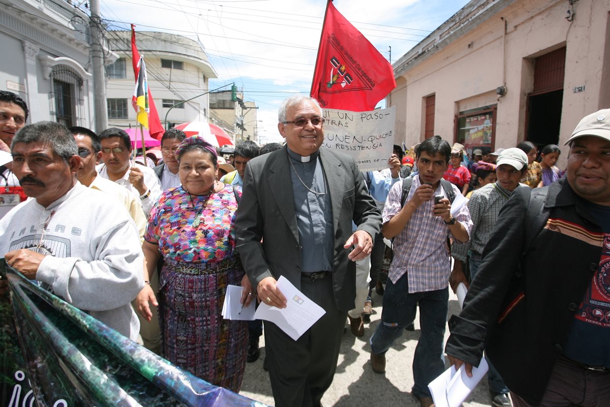 En otras ocasiones el obispo Ramazzini ha participado en movilizaciones para expresar su opinión con la situación del país.(Foto Prensa Libre: Hemeroteca PL)