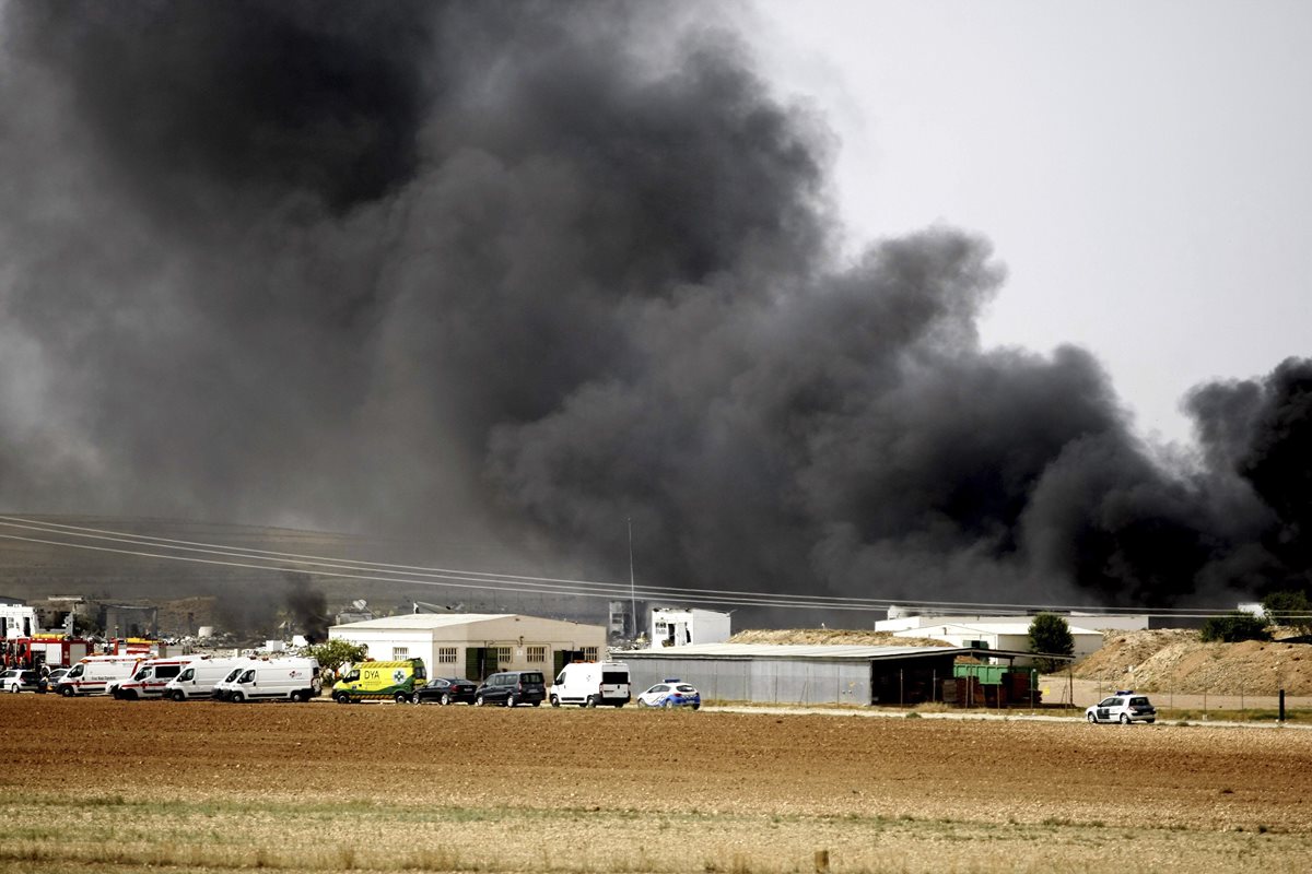 <em>Autoridades dijeron que todavía es peligroso acceder a la zona porque aun hay restos de material explosivo. (Foto Prensa Libre: AFP).</em>