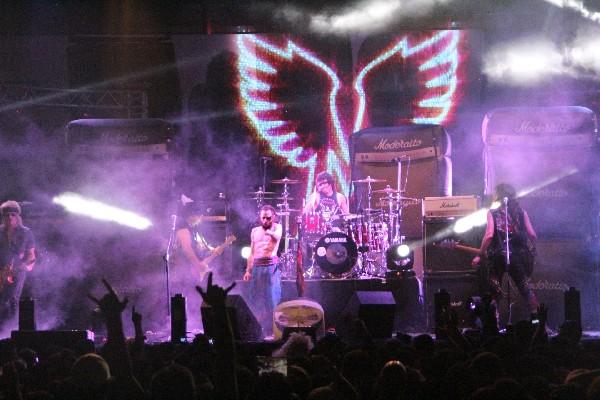 MODERATTO fue aplaudido por cientos en Panajachel, Sololá.