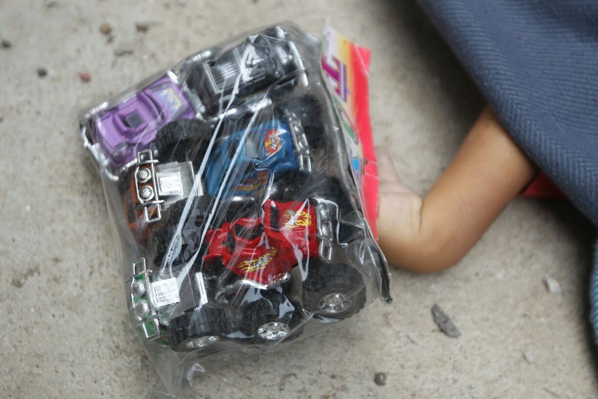 El niño Esvin David López, murió junto a sus abuelos luego de ser atacados a balazos en el interior de su vivienda, en Villa Nueva. (Foto Prensa Libre: Érick Ávila)