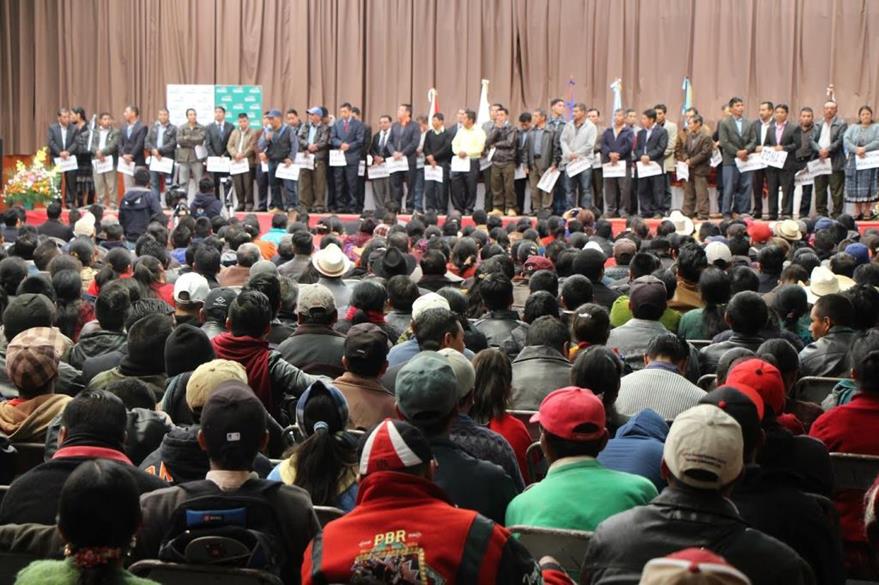 Reunión de los pobladores de 48 Cantones de Totonicapán durante la elección de sus autoridades. (Foto Prensa Libre: Hemeroteca PL)