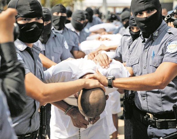 La Mara Salvatrucha en El Salvador está señalada de cometer otros hechos como el de la "Viuda Negra". (Foto Prensa Libre: Hemeroteca PL)