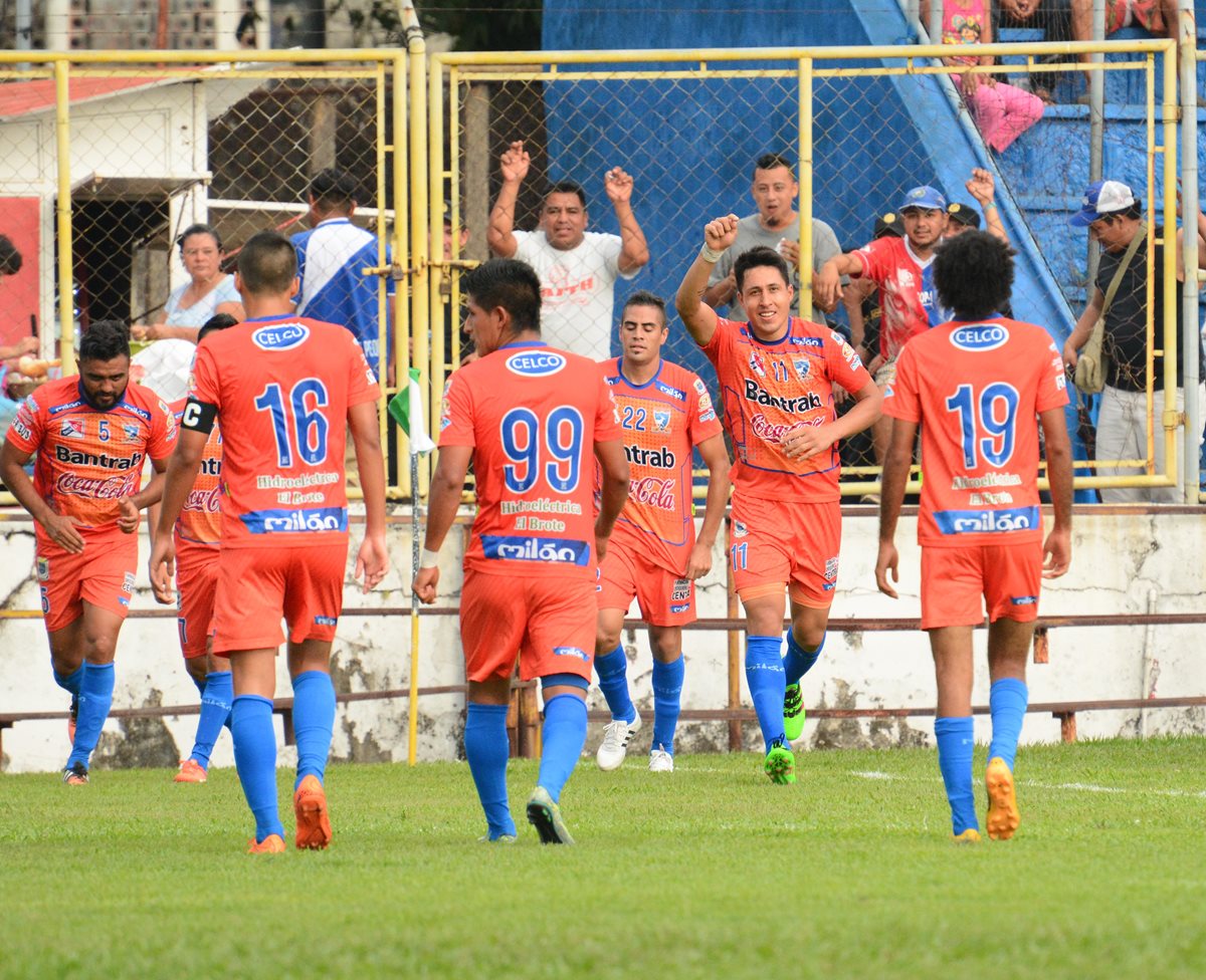 Suchitepéquez destronó a Municipal en la jornada 11 del Clausura. (Foto Prensa Libre: Hemeroteca)