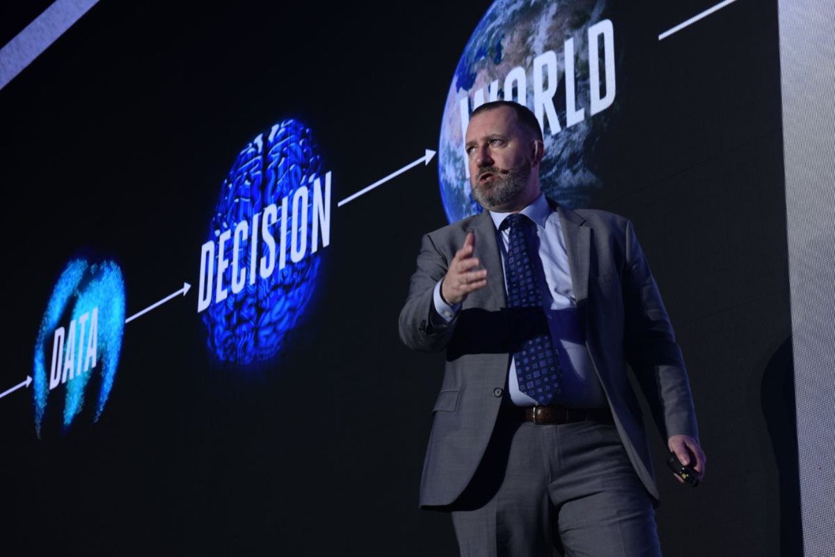 Kevin Ashton, innovador británico define al internet de las cosas como un mundo profundamente conectado que es posible gracias a la radiofrecuencia. (Foto Prensa Libre: Cortesía)