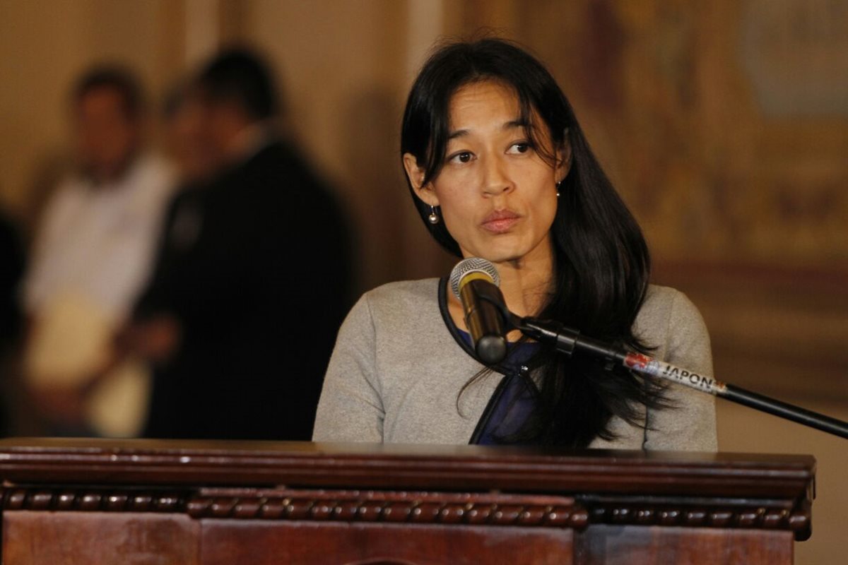 La nueva ministrra de Salud, Lucrecia Hernández Mack, acepta el reto de resolver la crisis hospitalaria y transformar la atención a los pacientes. (Foto Prensa Libre: Paulo Raquec)