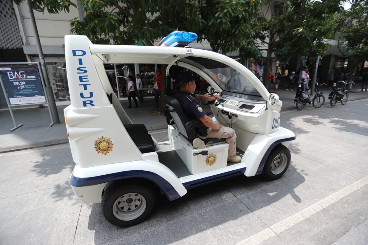 La minipatrulla prestada a la PNC por Luka será parte de un proyecto para el fortalecimiento de la seguridad en el Corredor Turístico de la capital. (Foto Prensa Libre: Érick Ávila)