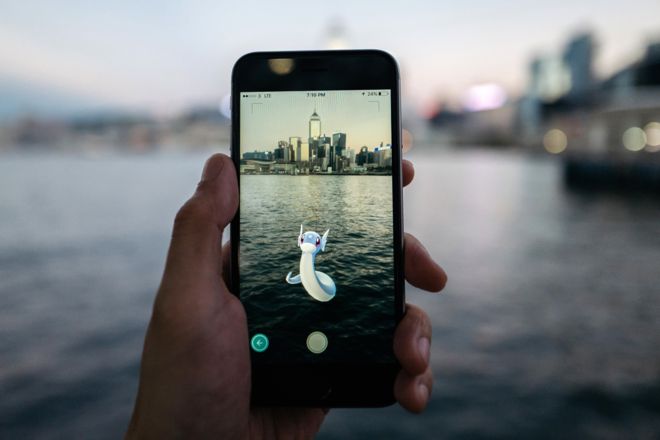 Pokémon Go se convirtió en un fenómeno cultural en todo el mundo, pero China ha vetado su entrada en el país. (BLOOMBERG)