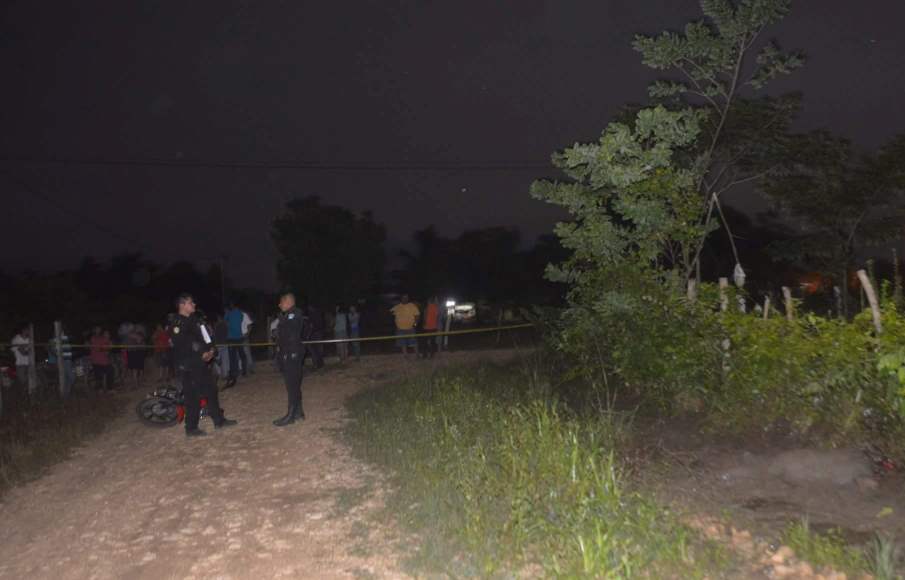 El empleado de la comuna, Gonzalo Pérez Ramírez, de 41 años, murió lapidado en el barrio Buenos Aires, Las Cruces. (Foto Prensa Libre: Rigoberto Escobar)