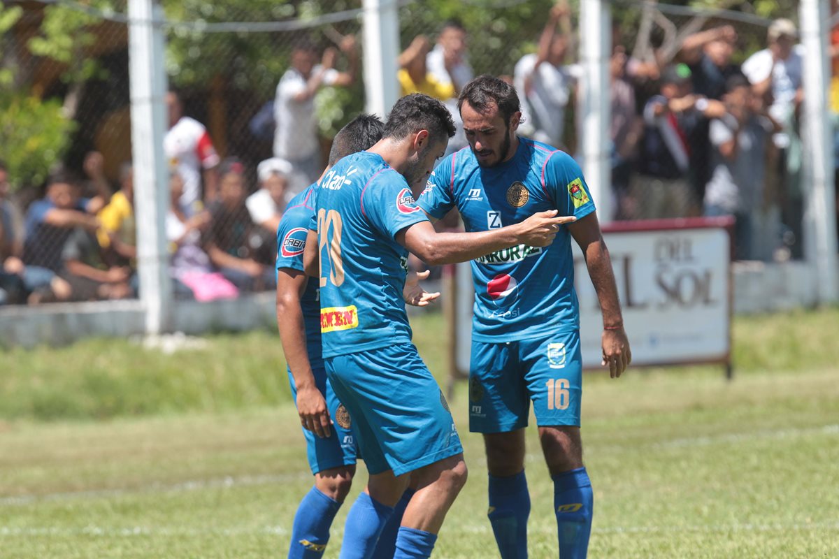 Guerra fue el héroe de Municipal esta tarde en el Estadio La Asunción. (Foto Prensa Libre: Norvin Mendoza)